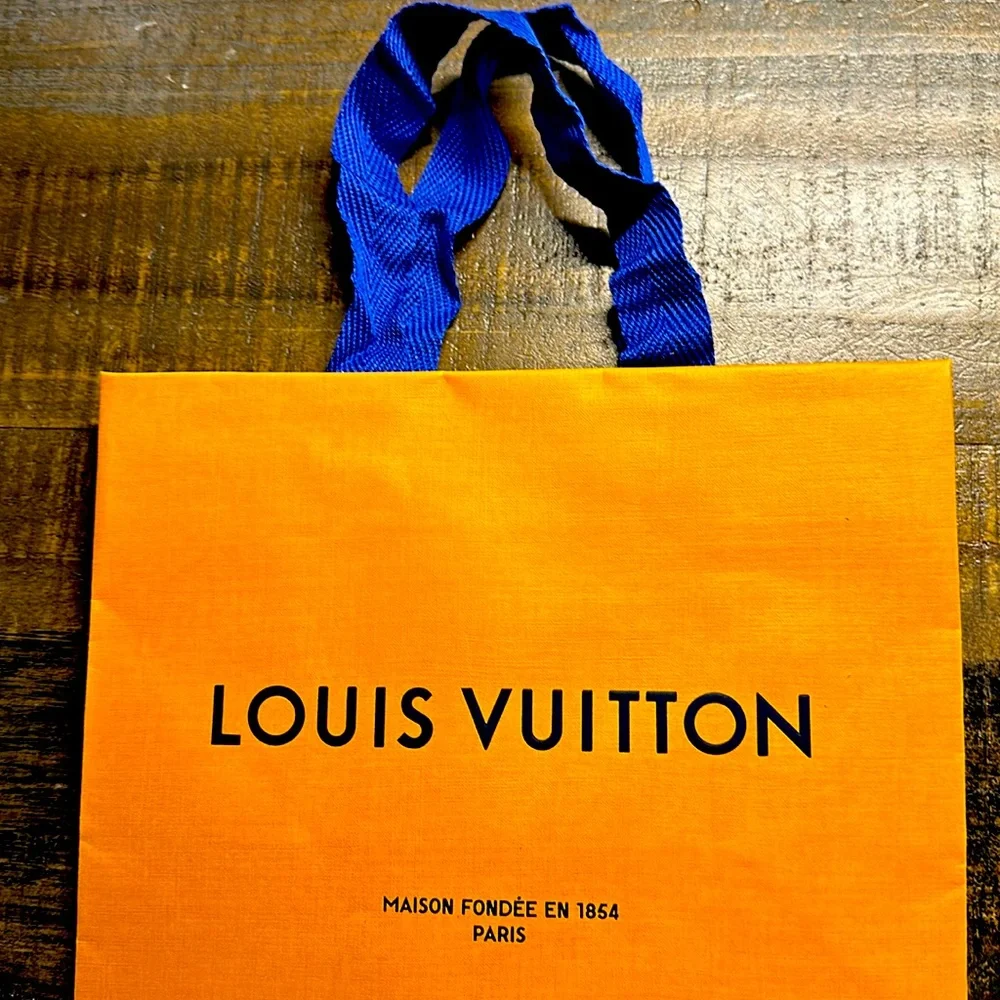 Never used shopping bag by Louis Vuitton. - Picture 1 of 2